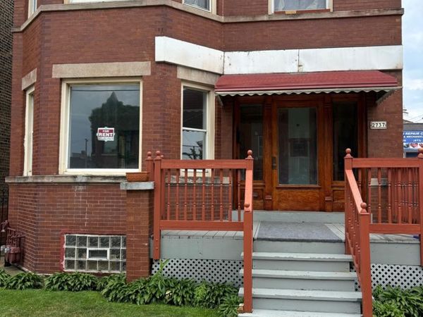 2737 W Belmont Avenue , Unit 1, Chicago, IL 60618