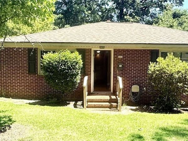 1914 Cherokee Drive , Fayetteville, NC 28303