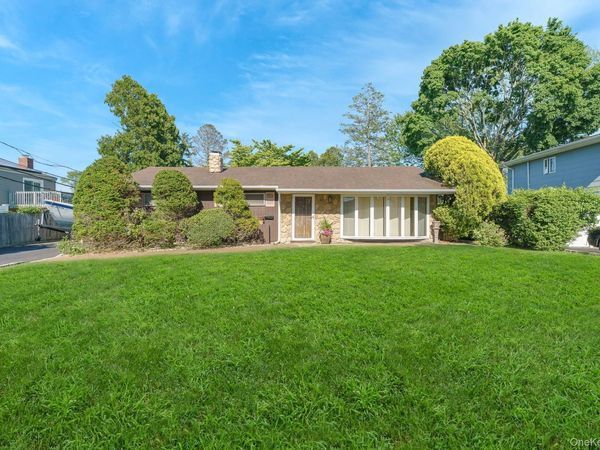 10 Rye Place , Commack, NY 11725