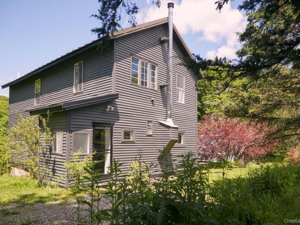 153 Near Road , Red Hook, NY 12571