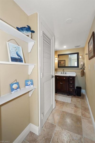 200 Palm Dr , Unit 4, Naples, FL 34112 Photo