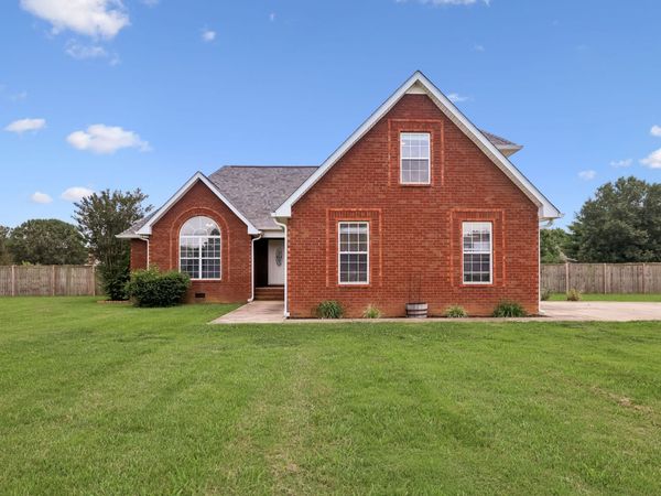 1991 Young Ln, Chapel Hill, TN 37034