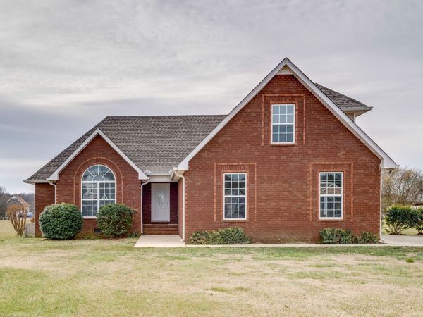 1991 Young Ln , Chapel Hill, TN 37034