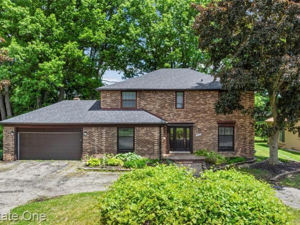 30056 Mayfair Drive , Farmington Hills, MI 48331