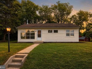 146 MANADA GAP ROAD, GRANTVILLE, PA 17028