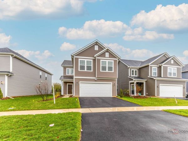 2751 Lawlor Lane, Naperville, IL 60564