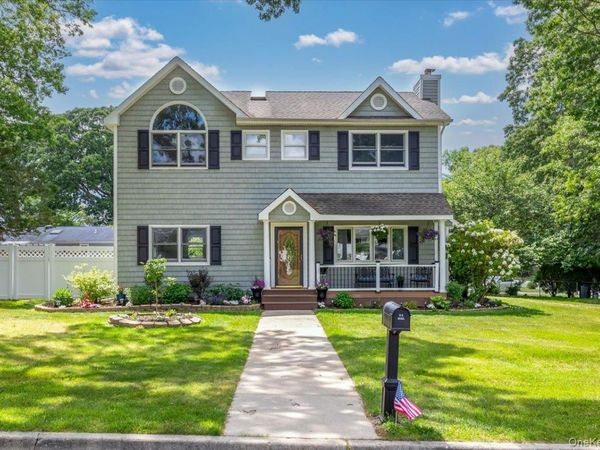 88 Orienta Avenue , Lake Grove, NY 11755