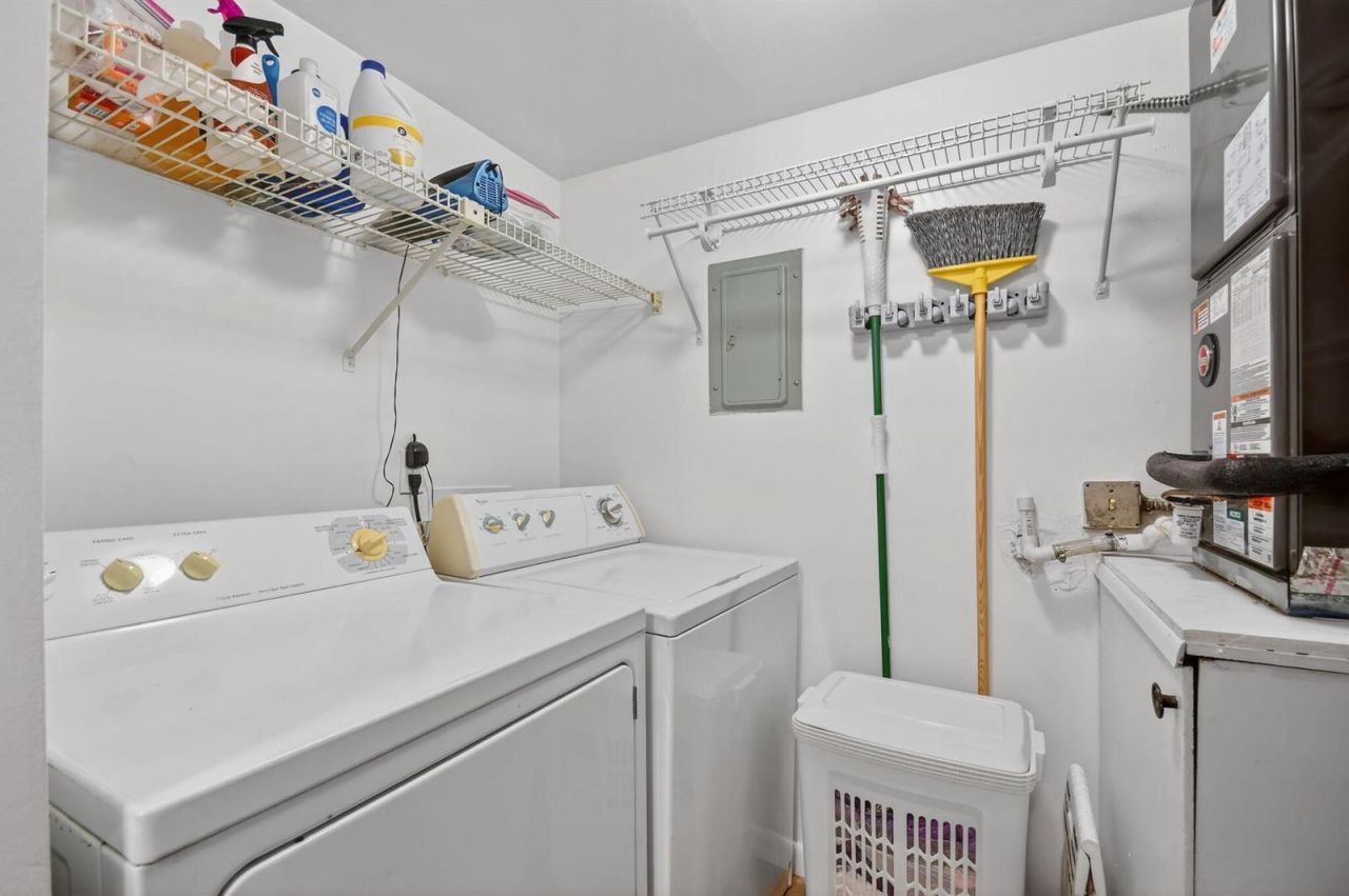 342 Pine Ridge Circle , Unit D-1, Lake Worth, FL 33463 Photo