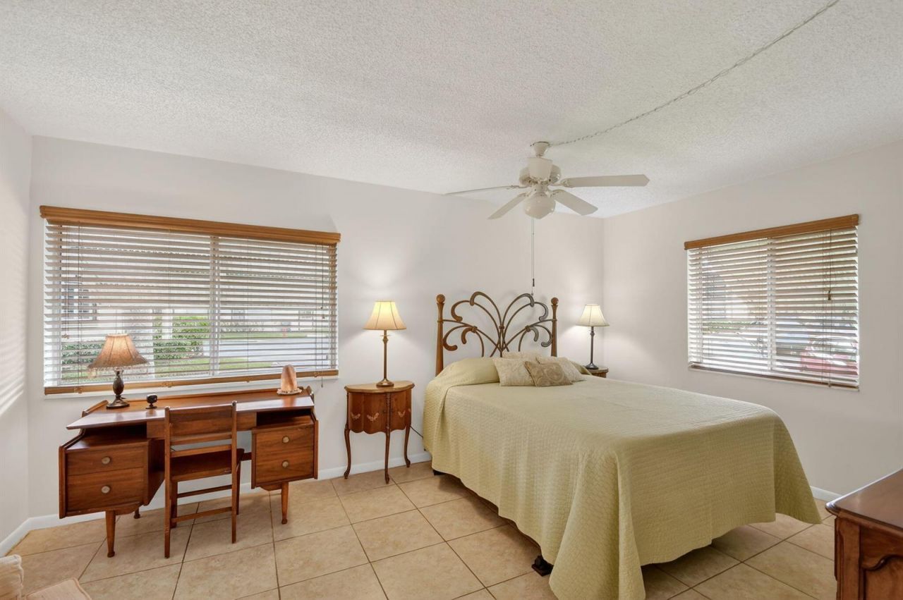 342 Pine Ridge Circle , Unit D-1, Lake Worth, FL 33463 Photo