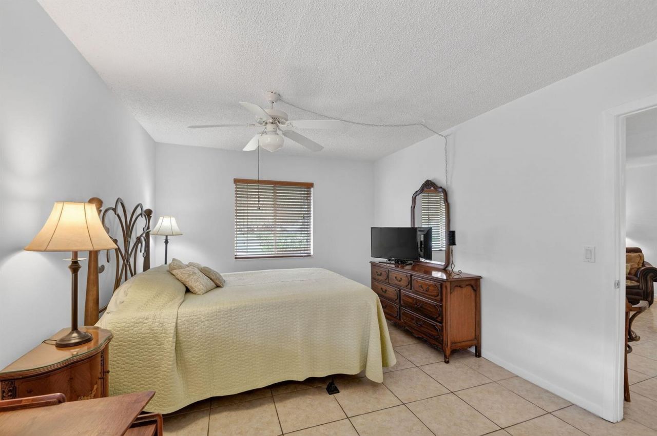 342 Pine Ridge Circle , Unit D-1, Lake Worth, FL 33463 Photo