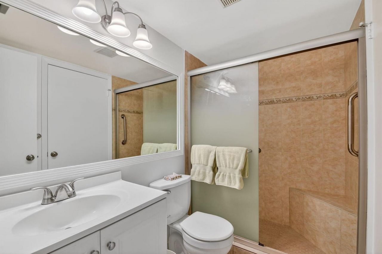 342 Pine Ridge Circle , Unit D-1, Lake Worth, FL 33463 Photo