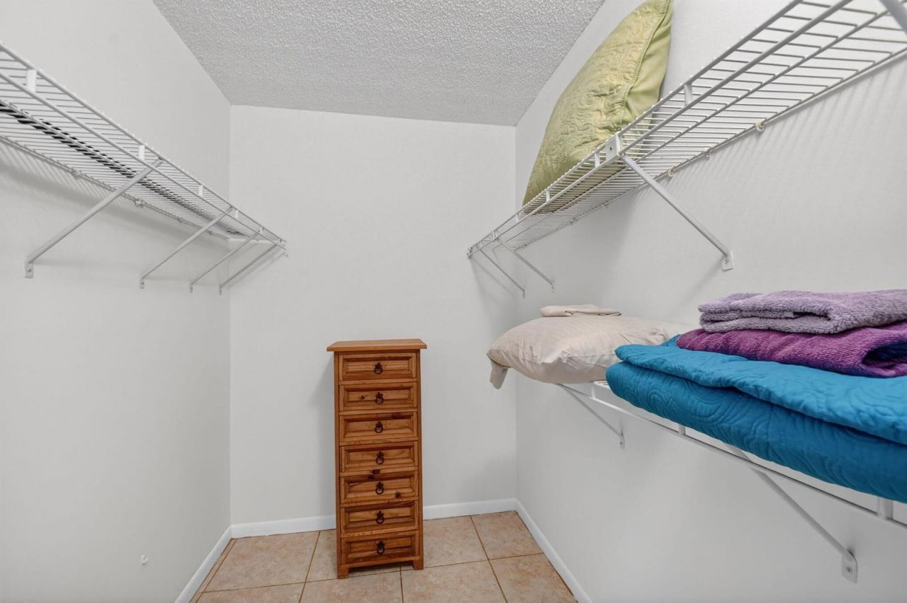 342 Pine Ridge Circle , Unit D-1, Lake Worth, FL 33463 Photo