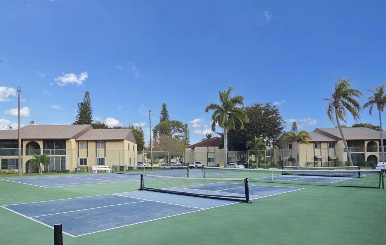 342 Pine Ridge Circle , Unit D-1, Lake Worth, FL 33463 Photo