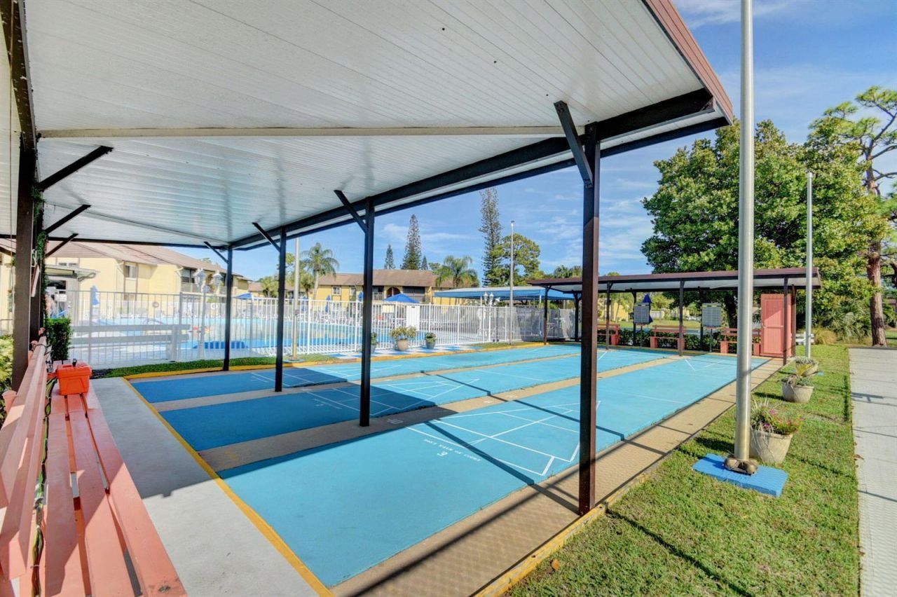 342 Pine Ridge Circle , Unit D-1, Lake Worth, FL 33463 Photo