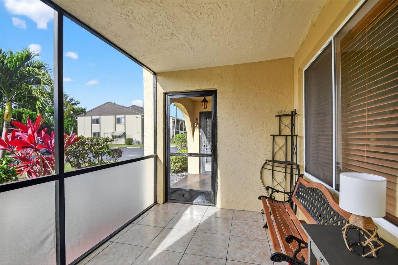 342 Pine Ridge Circle , Unit D-1, Lake Worth, FL 33463 Photo