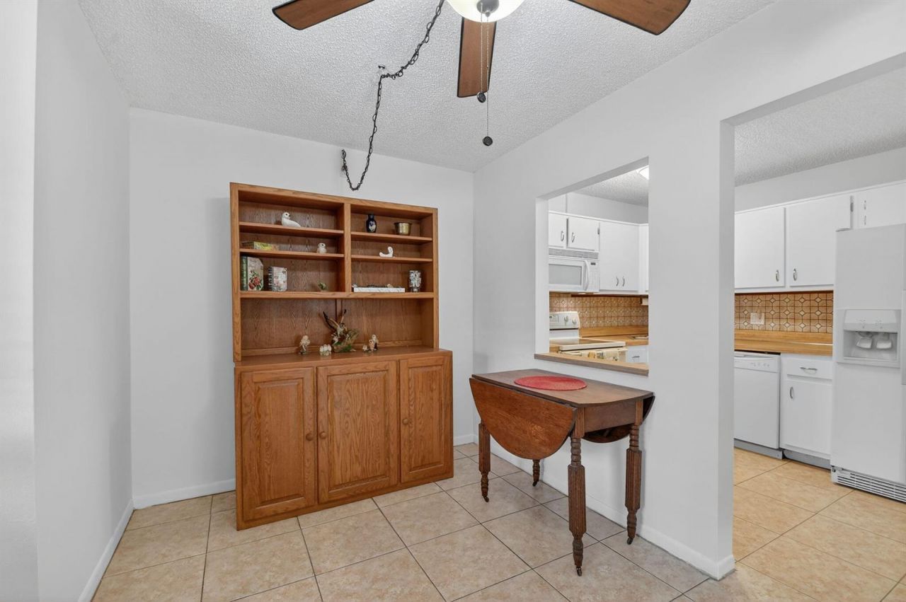 342 Pine Ridge Circle , Unit D-1, Lake Worth, FL 33463 Photo
