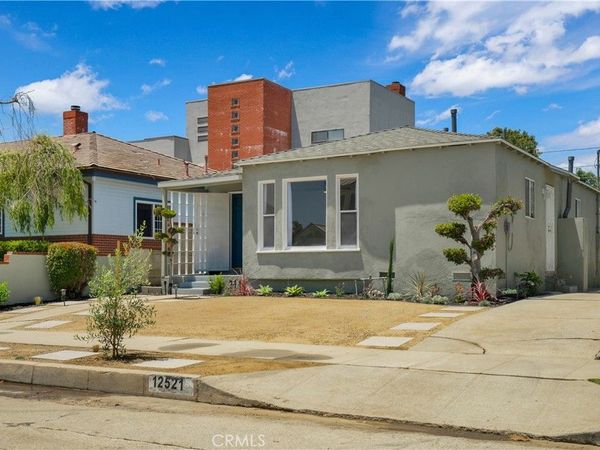 12521 Walsh, Los Angeles, CA 90066