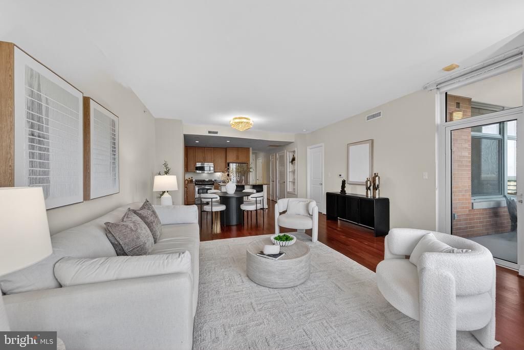 8220 Crestwood Heights Drive, Unit 1410, McLean, VA 22102 Main Photo