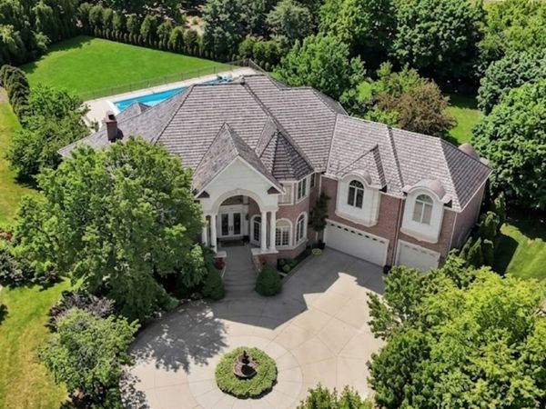 151 Palmer Circle, Vernon Hills, IL 60061