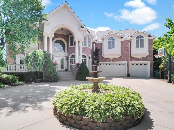 151 Palmer Circle, Vernon Hills, IL 60061