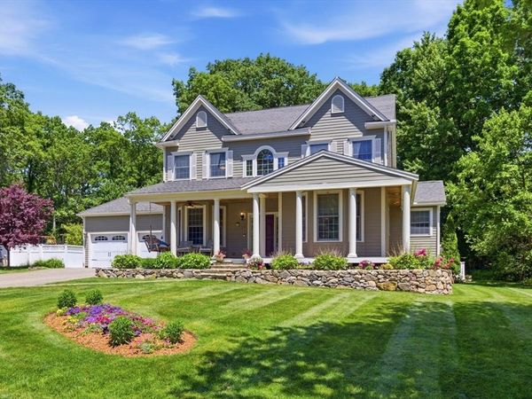 27 Boulder Dr, Burlington, MA 01803