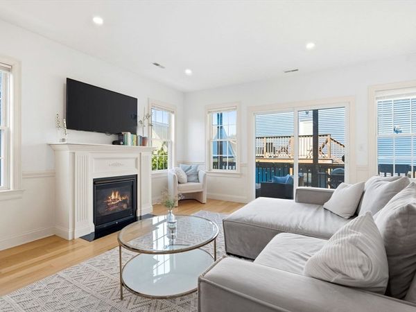 118 Saxton St, Unit 3, Boston, MA 02125