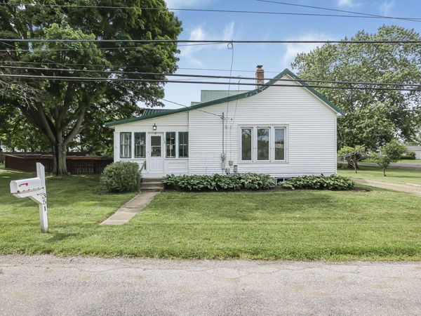 351 N Clayton Street , Centerburg, OH 43011