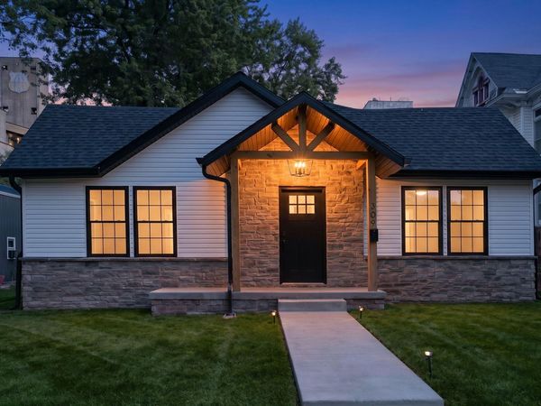309 W Locust Street , Aurora, MO 65605