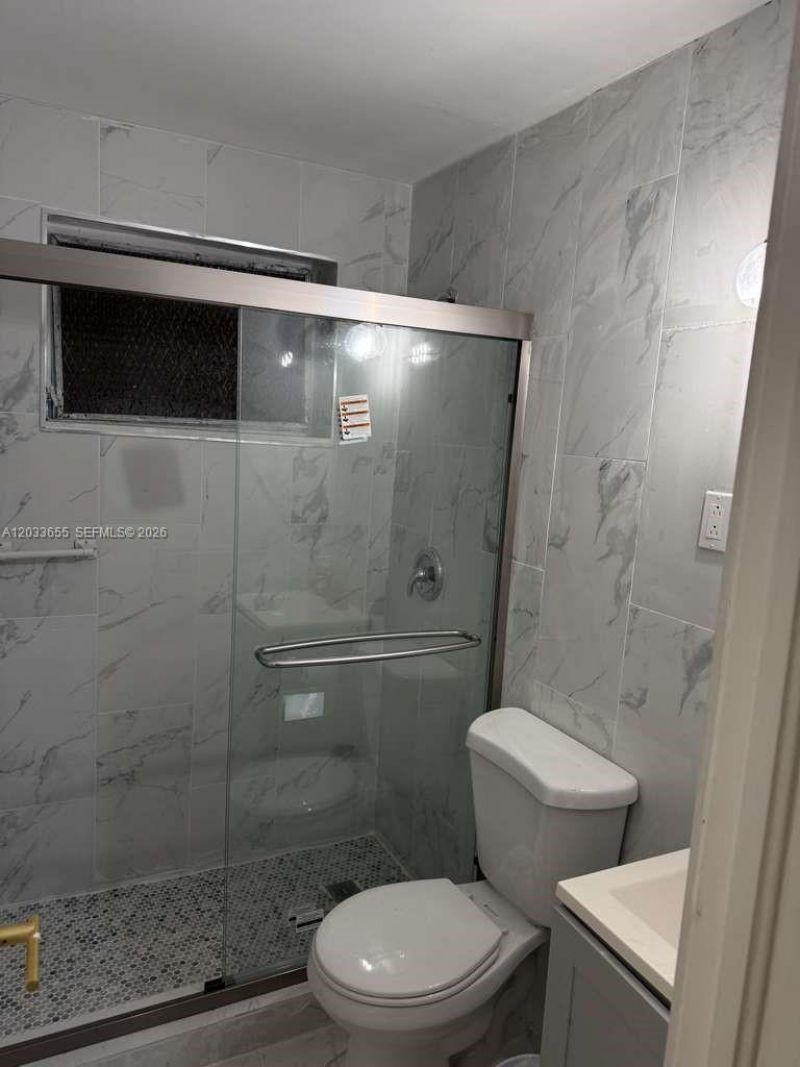 8420 Byron Ave, Unit 6, Miami Beach, FL 33141 Photo