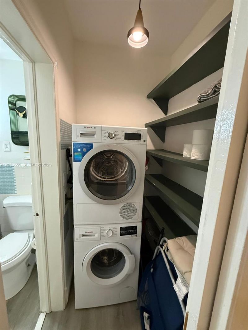 8420 Byron Ave, Unit 6, Miami Beach, FL 33141 Photo