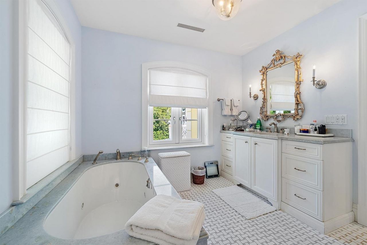 210 Emerald Lane , Palm Beach, FL 33480 Photo