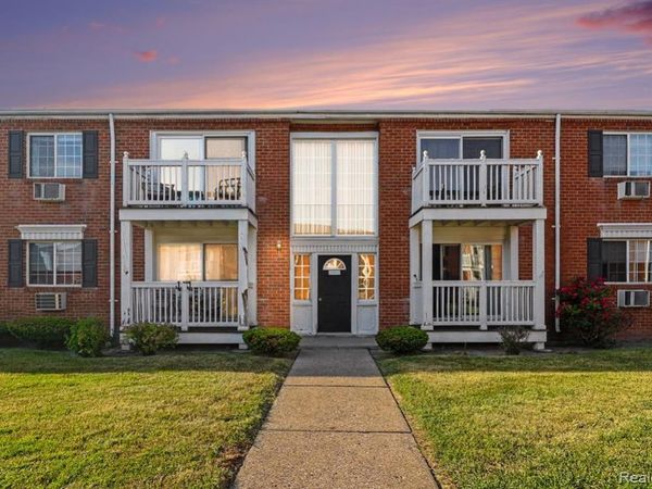 2440 Parmenter Boulevard, Unit 204, Royal Oak, Mi 48073