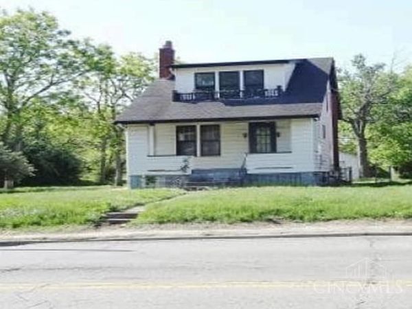 81 E Galbraith Road, Cincinnati, OH 45216