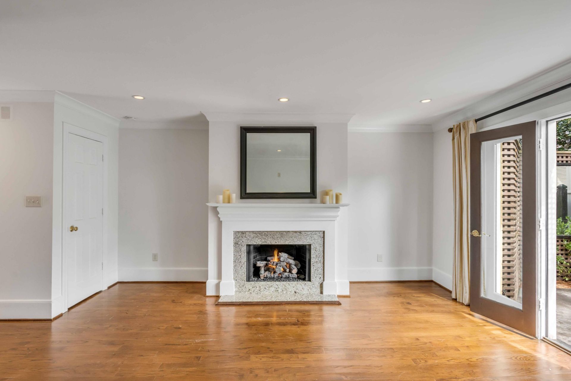 16 Logan Street Photo 16