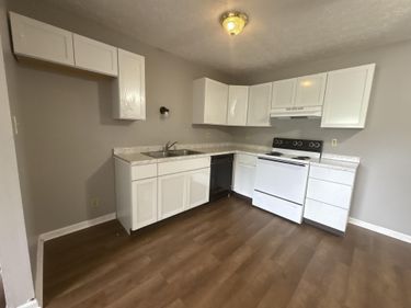 121 N 121 N Brand St Street, Unit 13, Midway, KY 40347