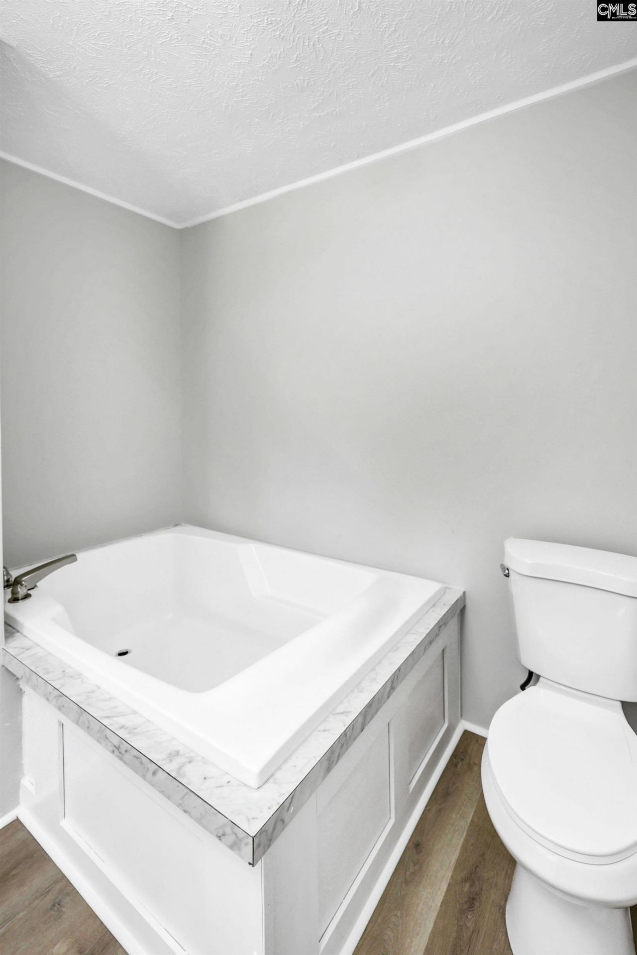 455 W 8th Street  Photo 11
