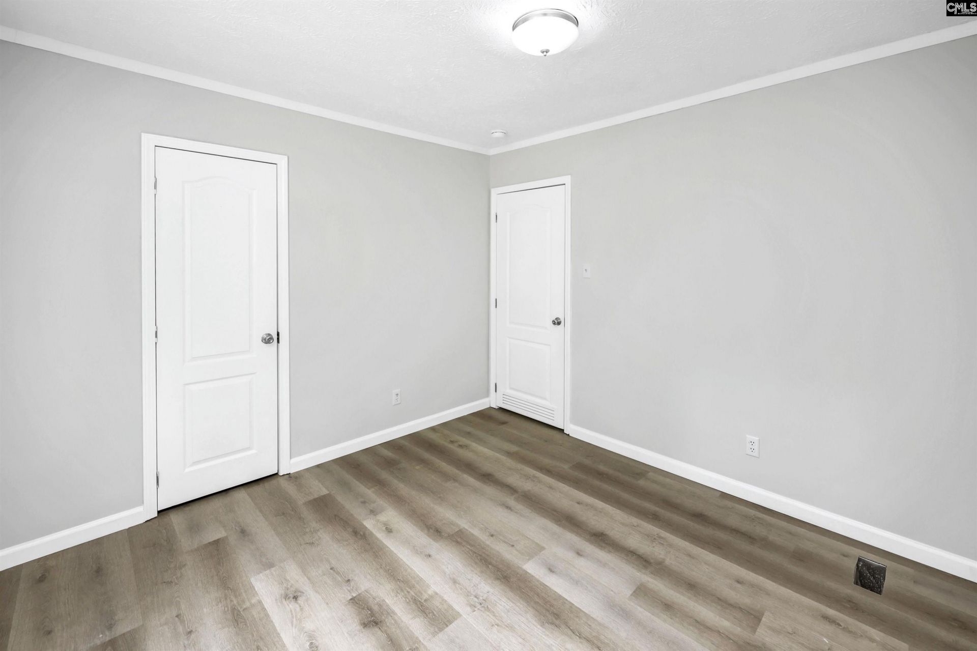 455 W 8th Street  Photo 17