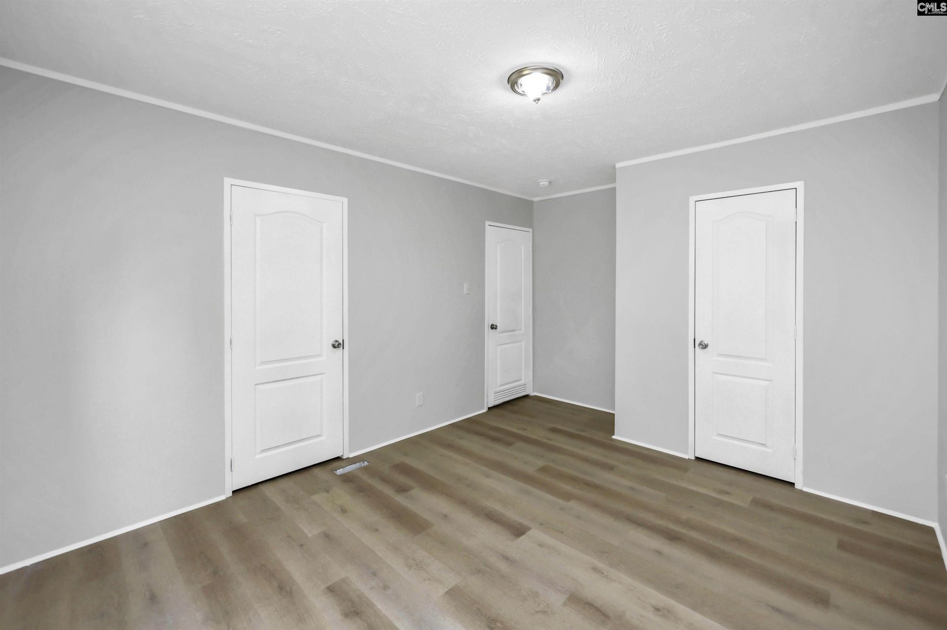 455 W 8th Street  Photo 18