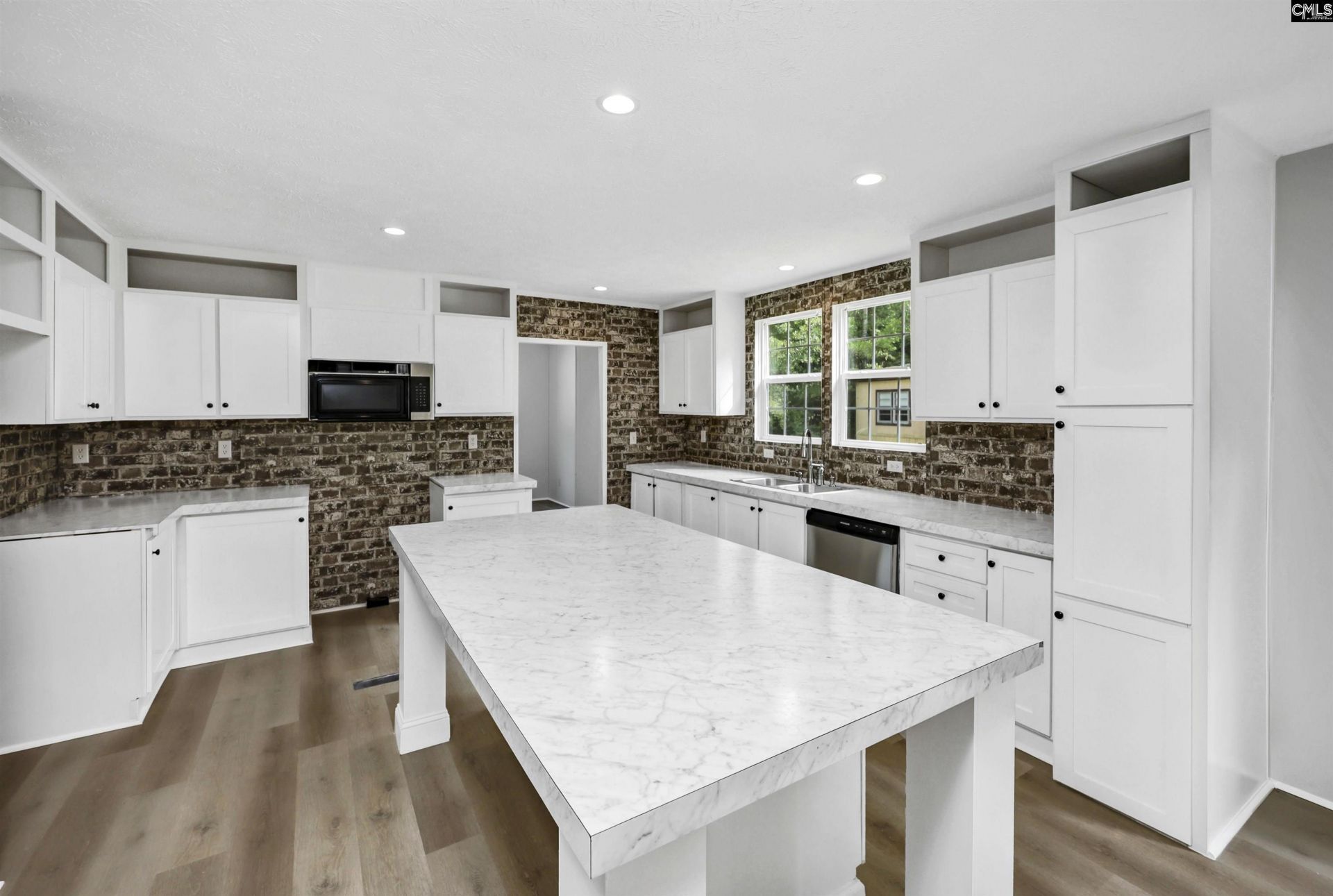 455 W 8th Street  Photo 5