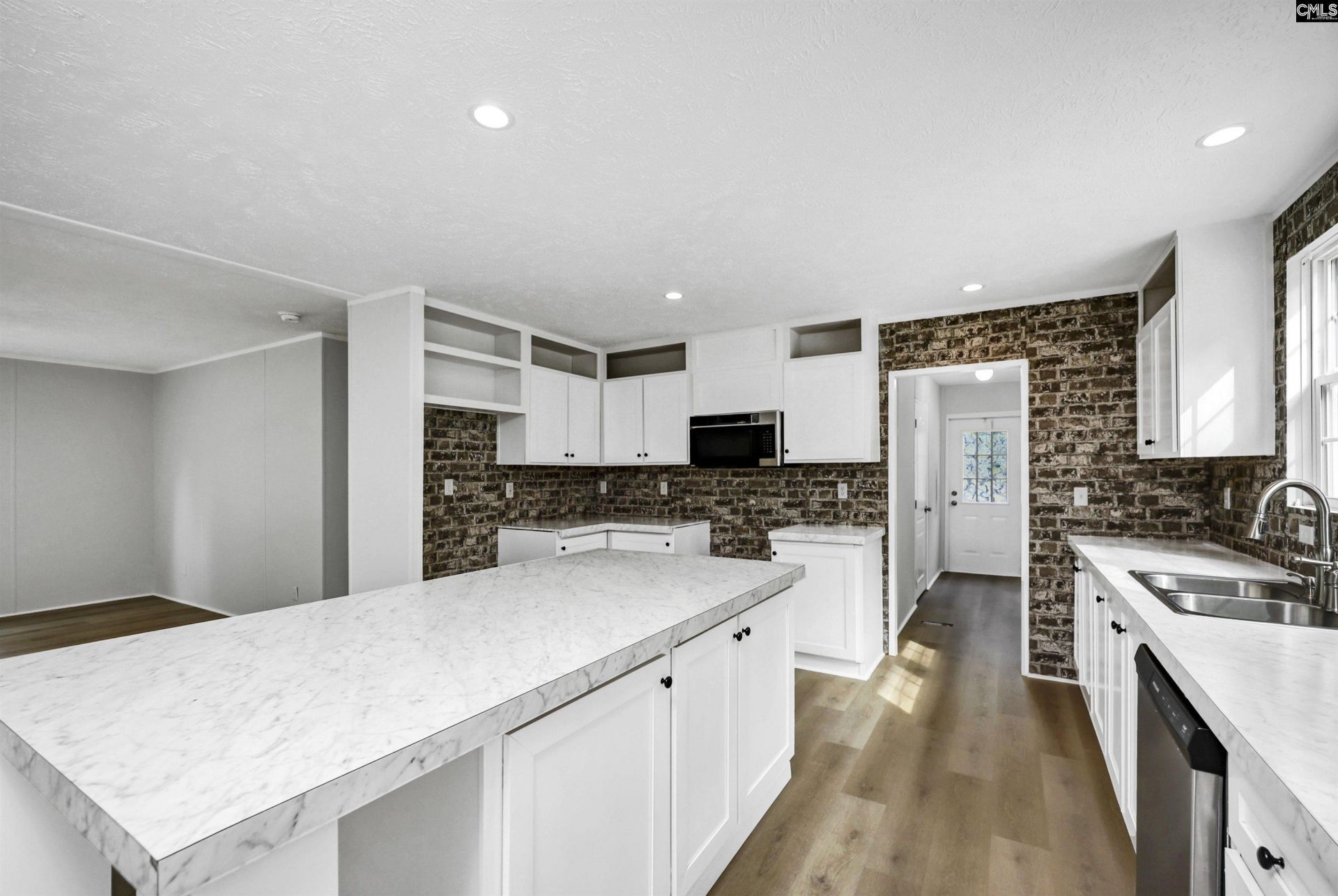 455 W 8th Street  Photo 8