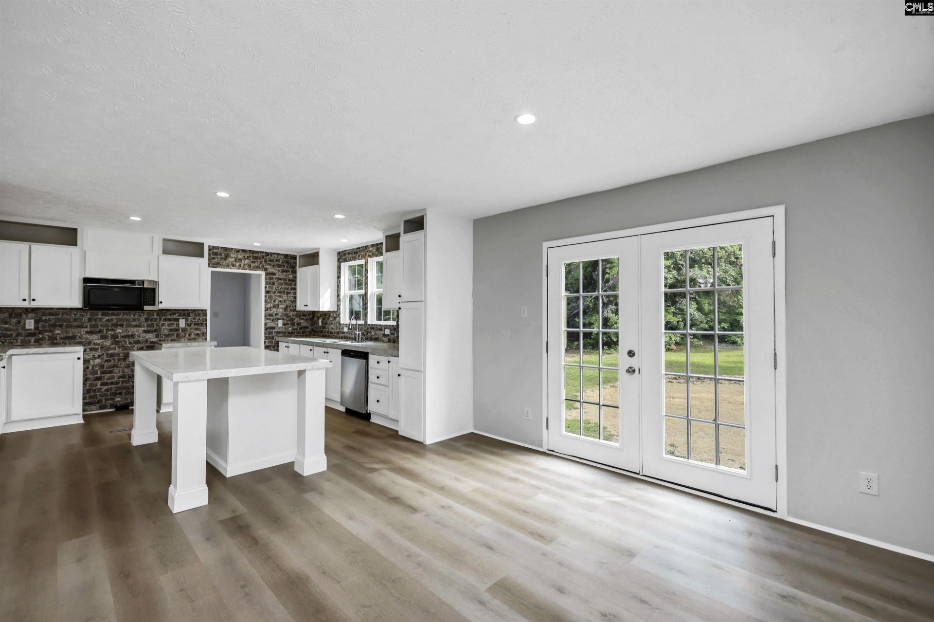 455 W 8th Street  Photo 9