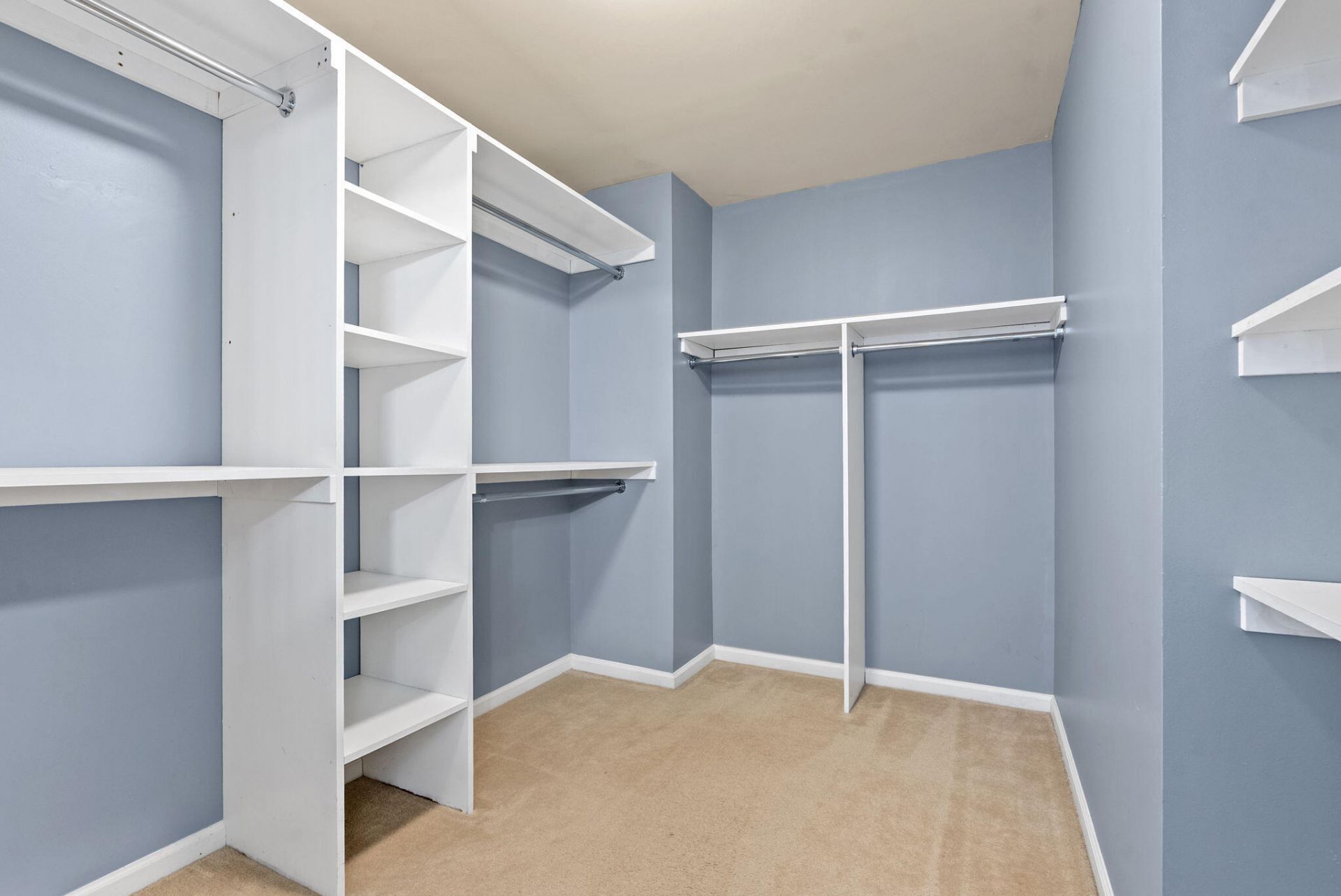 303 Clayburne Drive Photo 21