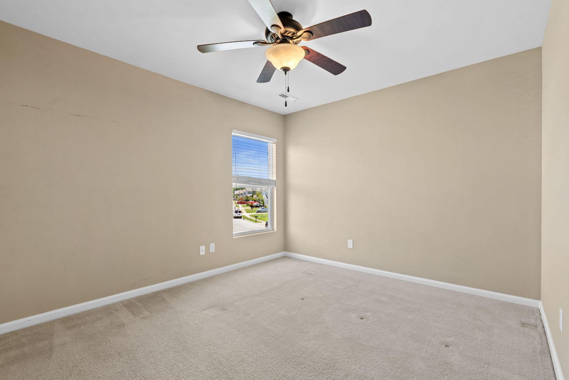 303 Clayburne Drive Photo 22