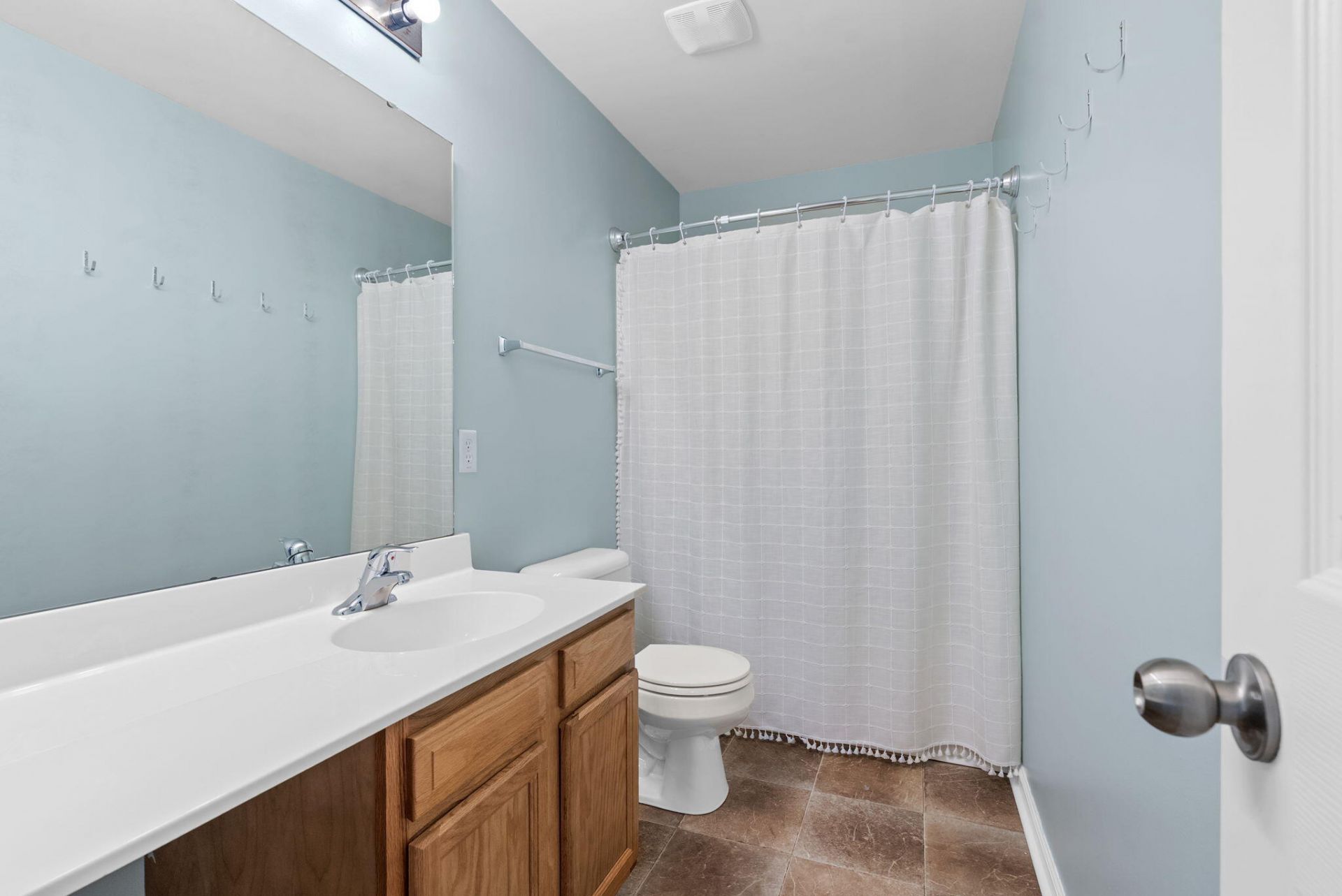 303 Clayburne Drive Photo 23
