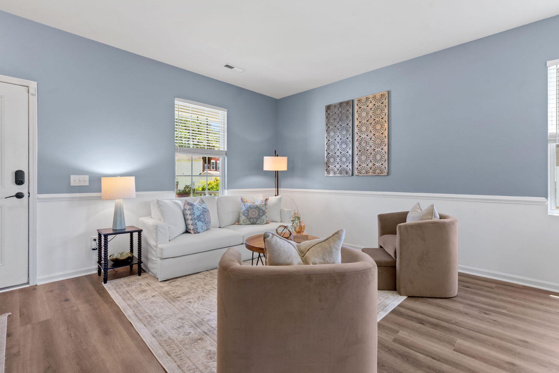303 Clayburne Drive Photo 6