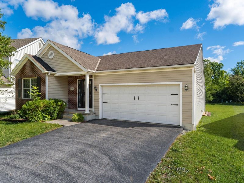8580 Old Field Birch Drive, Blacklick, OH 43004 Photo 2