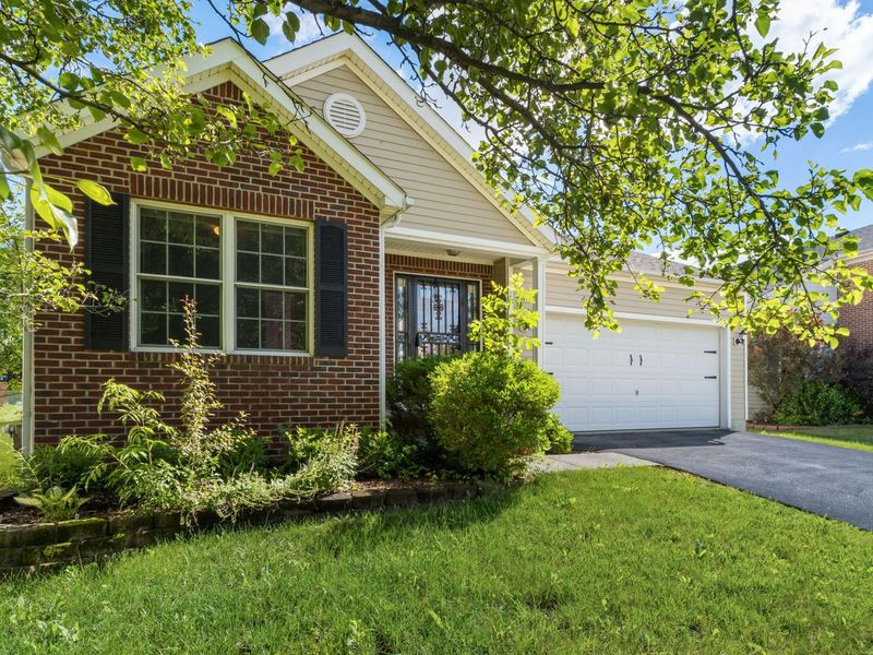 8580 Old Field Birch Drive, Blacklick, OH 43004 Photo 3