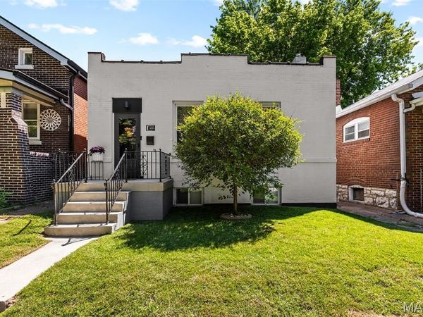 4745 Rosa Avenue , St Louis, MO 63116