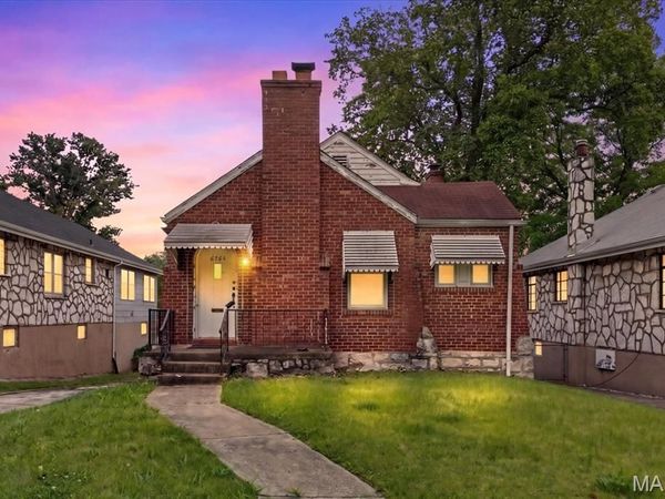 6764 Edison Avenue , Velda Village Hills, MO 63121