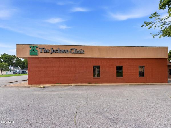 622 W Market Street, Bolivar, TN 38008